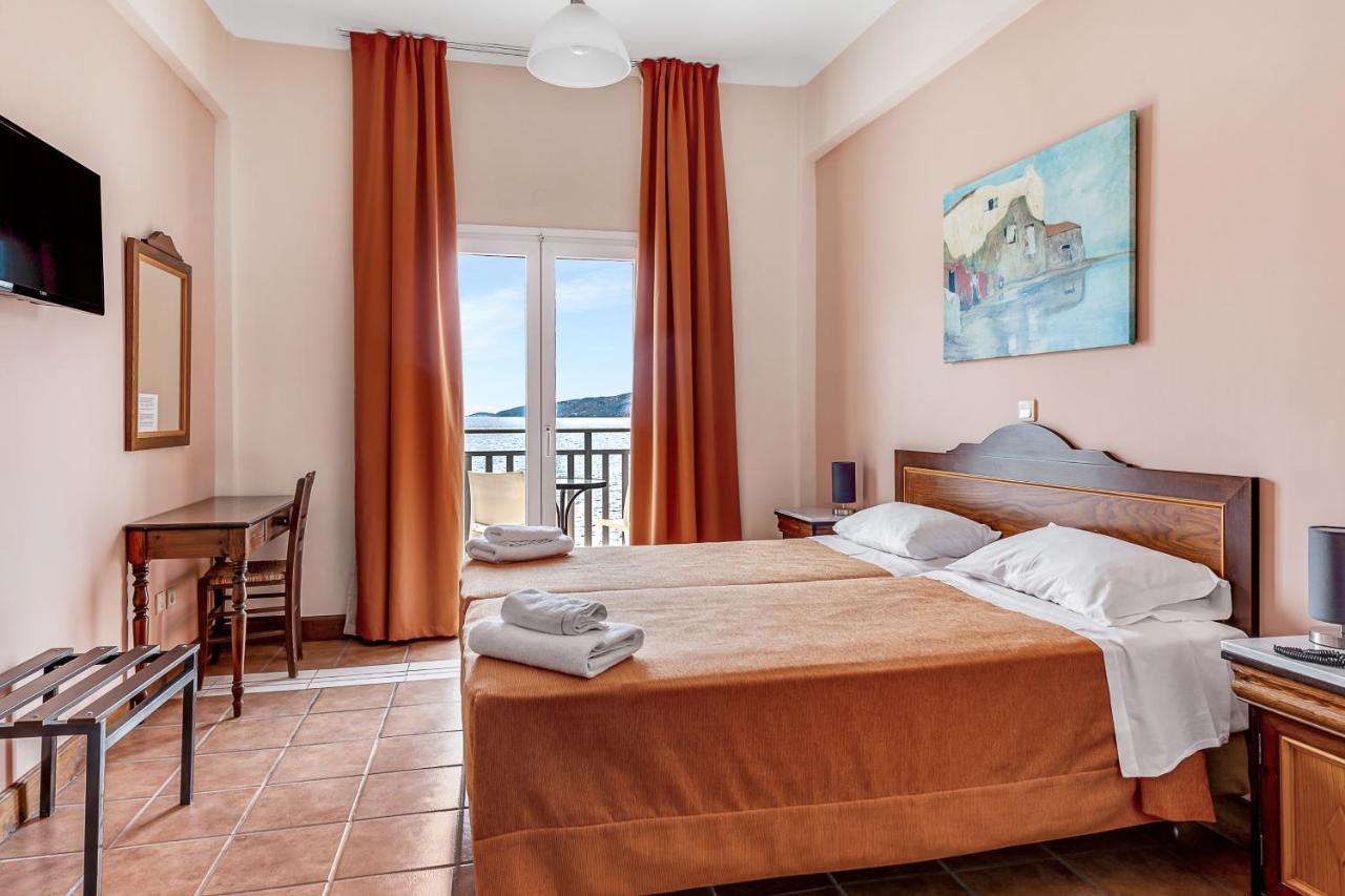 ホテル Golden View Poros Town エクステリア 写真