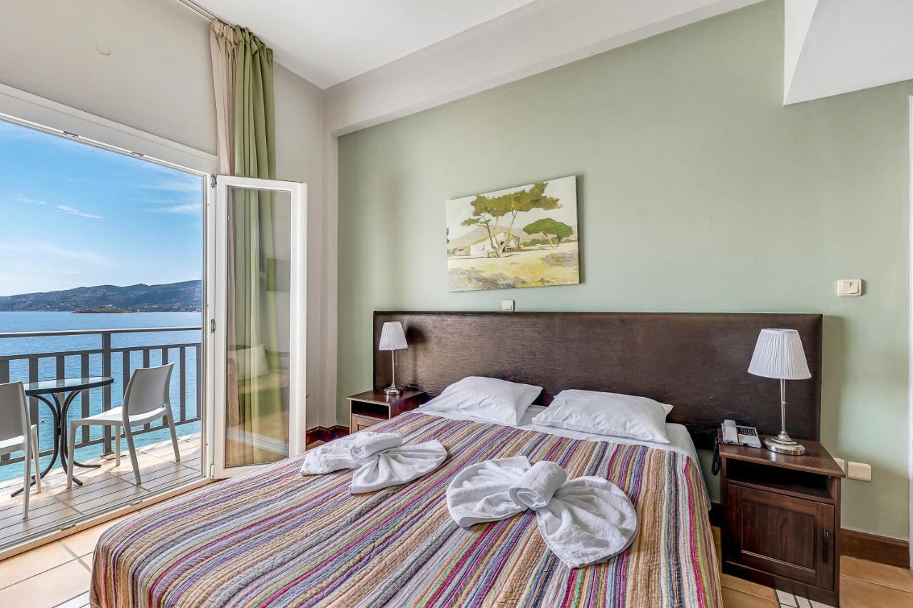 ホテル Golden View Poros Town エクステリア 写真