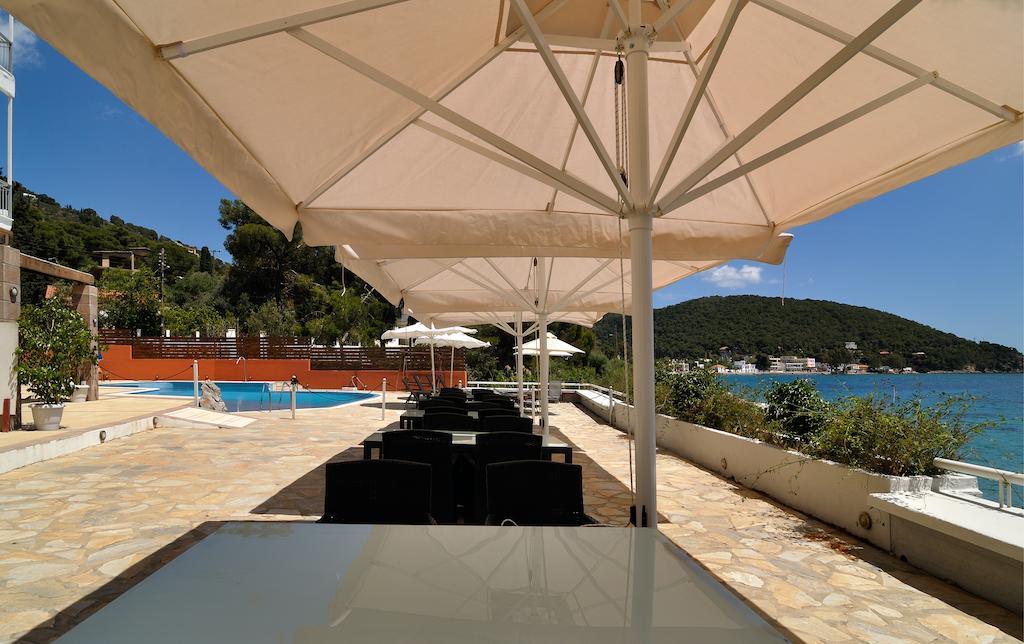 ホテル Golden View Poros Town エクステリア 写真